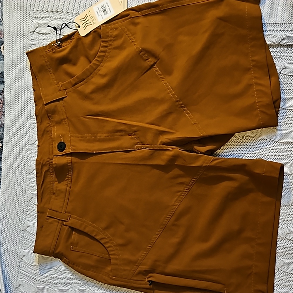 DKOTA Grizzly Men's size 32 shorts